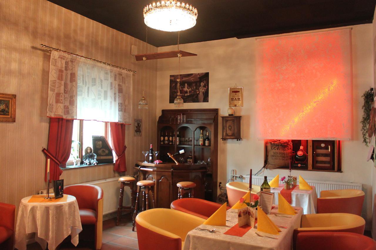 Pension Und Restaurant Die Burg Ehrenfriedersdorf Kültér fotó